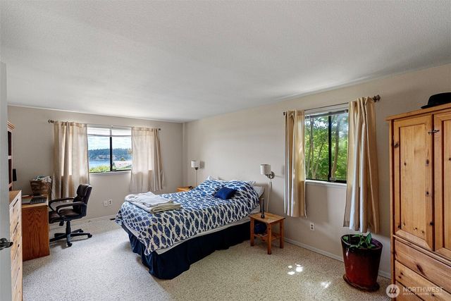 6802 Rainier Avenue, Gig Harbor, WA 98335