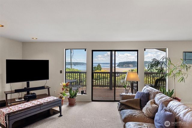 6802 Rainier Avenue, Gig Harbor, WA 98335