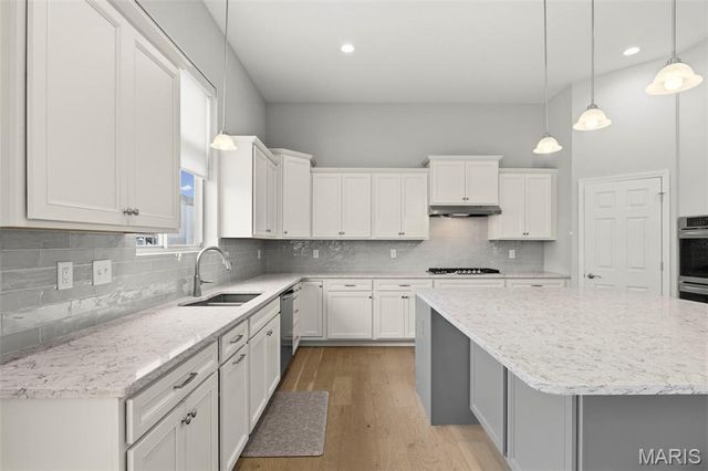 731 Bretton Trails Drive, Lake St Louis, MO 63367