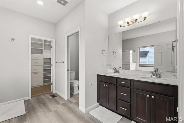 731 Bretton Trails Drive, Lake St Louis, MO 63367