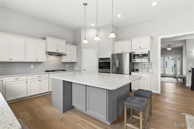 731 Bretton Trails Drive, Lake St Louis, MO 63367