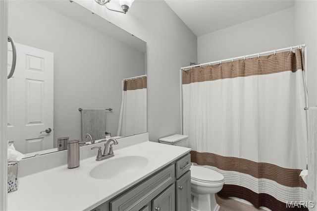 731 Bretton Trails Drive, Lake St Louis, MO 63367