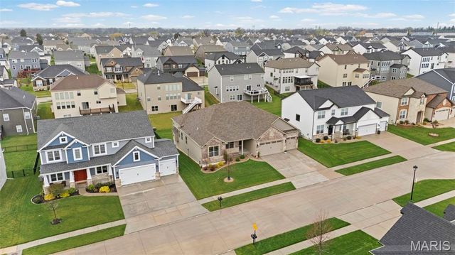 731 Bretton Trails Drive, Lake St Louis, MO 63367