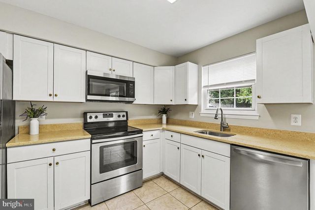 11 PIKE HALL PL, Nottingham, MD 21236