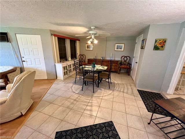 10 Regency CT, Lehigh Acres, FL 33936