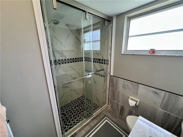 10 Regency CT, Lehigh Acres, FL 33936