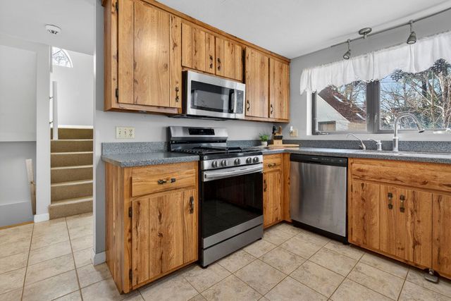 10 Owls Court, Merrimack, NH 03054