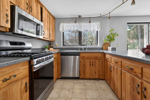 10 Owls Court, Merrimack, NH 03054