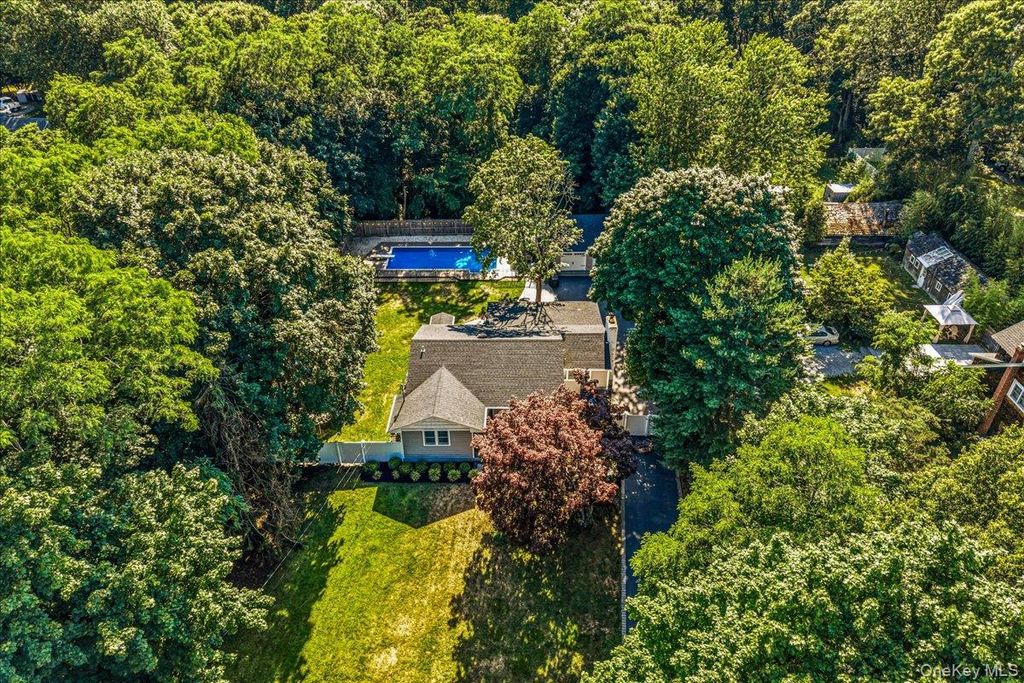 16 Old Stump Road, Brookhaven, NY 11719