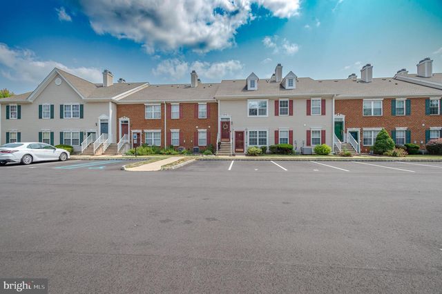 203 CASTLETON CT, Pennington, NJ 08534