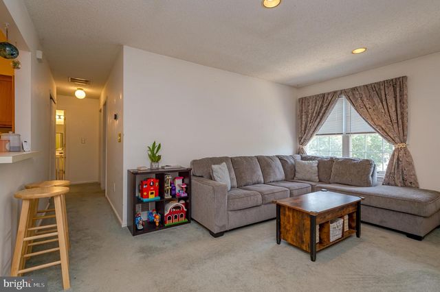 203 CASTLETON CT, Pennington, NJ 08534