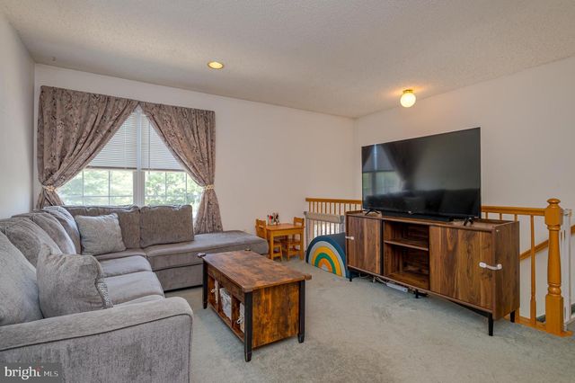 203 CASTLETON CT, Pennington, NJ 08534