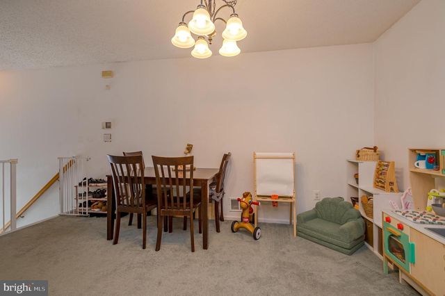 203 CASTLETON CT, Pennington, NJ 08534