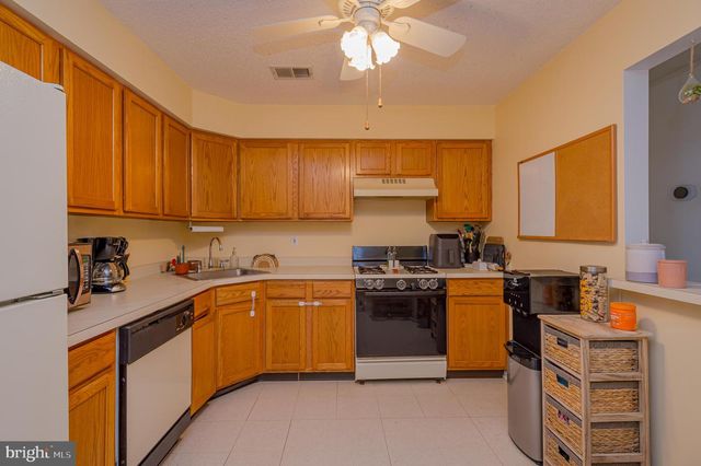 203 CASTLETON CT, Pennington, NJ 08534