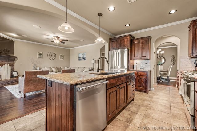 11351 S 281st East Place, Coweta, OK 74429