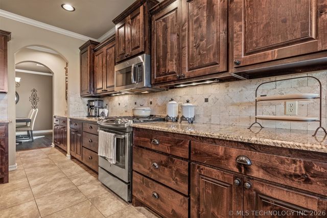 11351 S 281st East Place, Coweta, OK 74429