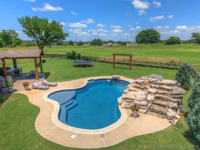 11351 S 281st East Place, Coweta, OK 74429