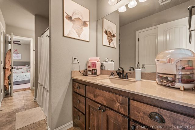 11351 S 281st East Place, Coweta, OK 74429