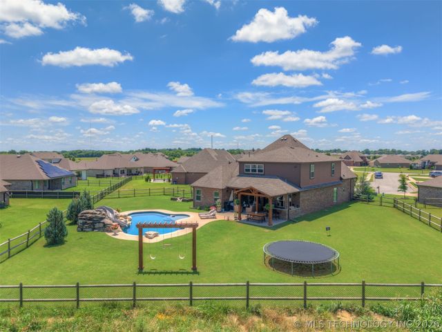11351 S 281st East Place, Coweta, OK 74429