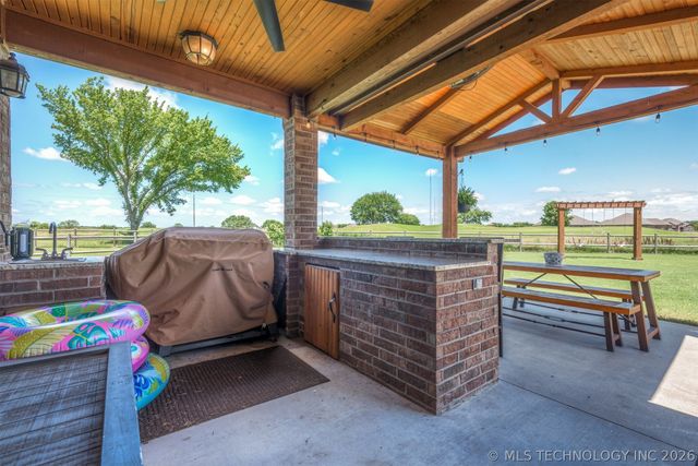 11351 S 281st East Place, Coweta, OK 74429