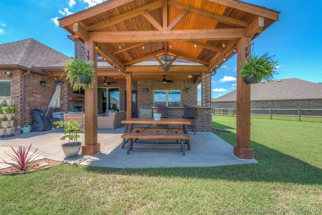 11351 S 281st East Place, Coweta, OK 74429