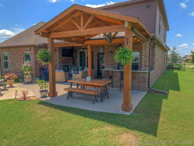 11351 S 281st East Place, Coweta, OK 74429