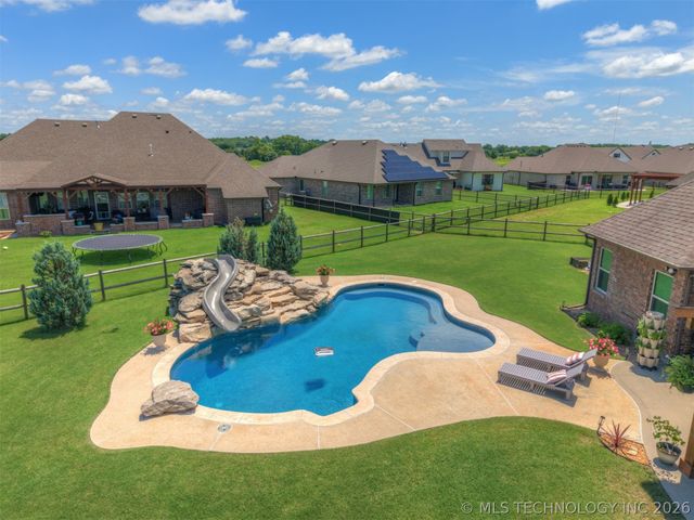 11351 S 281st East Place, Coweta, OK 74429