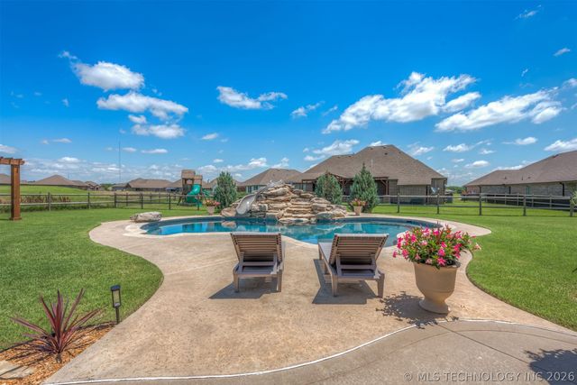 11351 S 281st East Place, Coweta, OK 74429