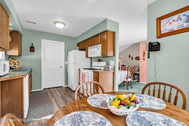 160 N Spinnaker Avenue, Manahawkin, NJ 08050