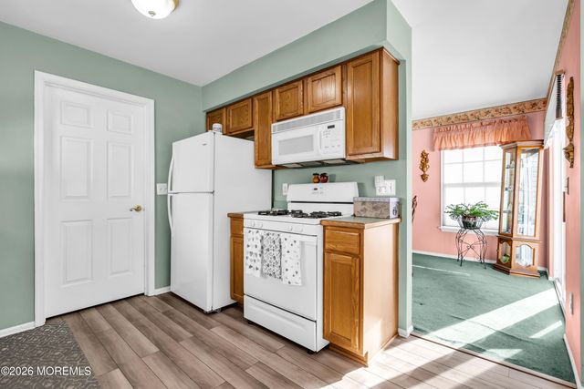 160 N Spinnaker Avenue, Manahawkin, NJ 08050