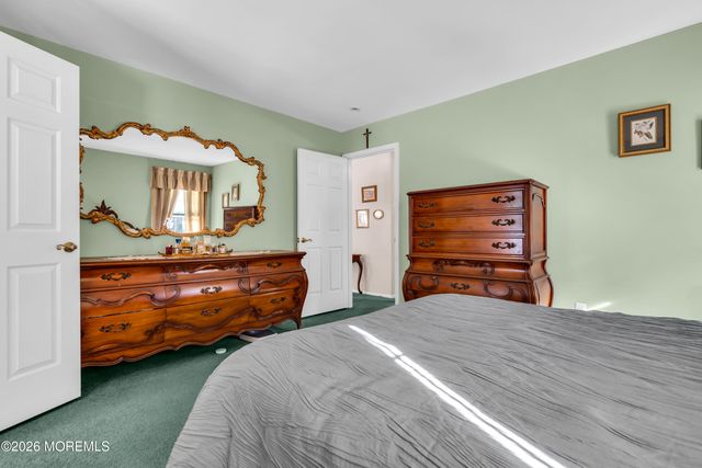 160 N Spinnaker Avenue, Manahawkin, NJ 08050