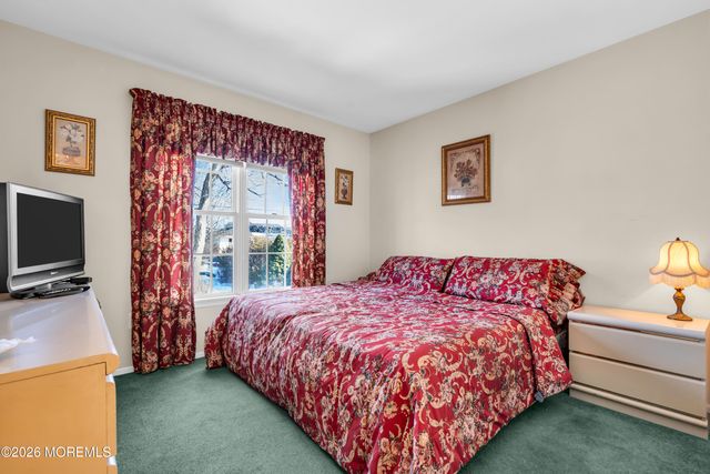 160 N Spinnaker Avenue, Manahawkin, NJ 08050