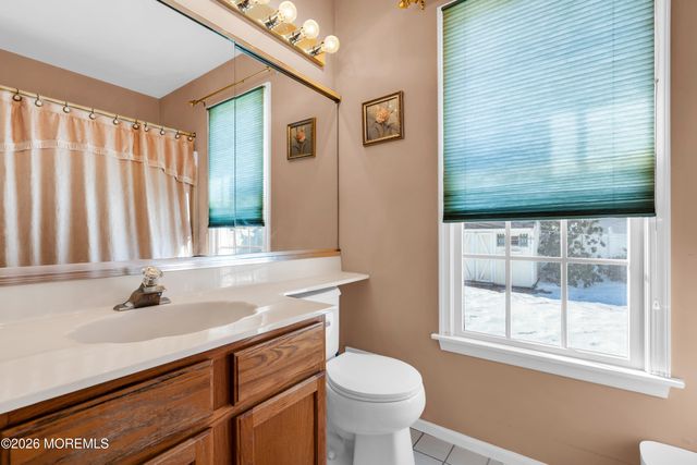 160 N Spinnaker Avenue, Manahawkin, NJ 08050