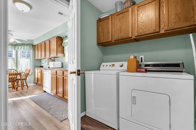 160 N Spinnaker Avenue, Manahawkin, NJ 08050