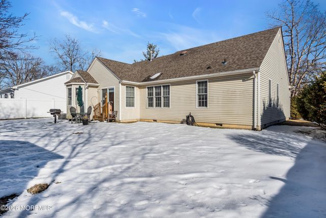 160 N Spinnaker Avenue, Manahawkin, NJ 08050