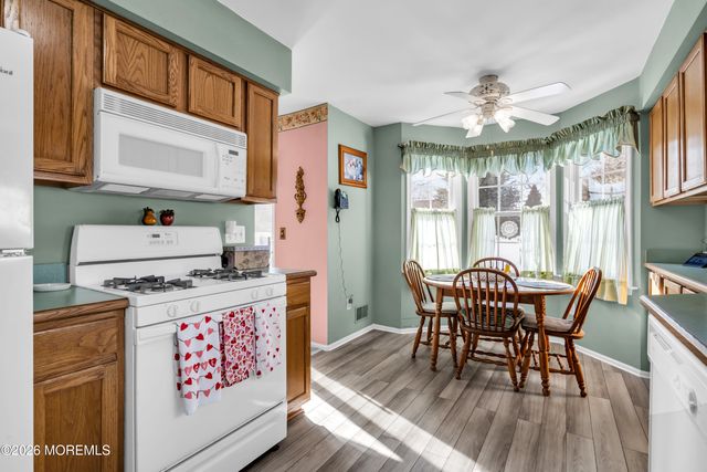 160 N Spinnaker Avenue, Manahawkin, NJ 08050