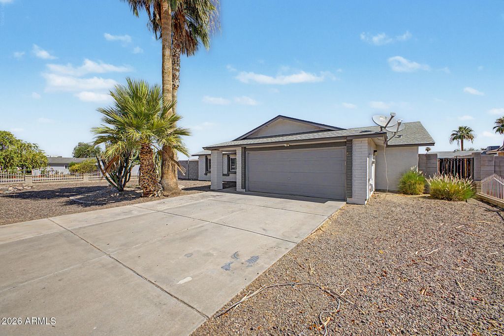 7244 W SUNNYSLOPE Lane, Peoria, AZ 85345 — photo 3