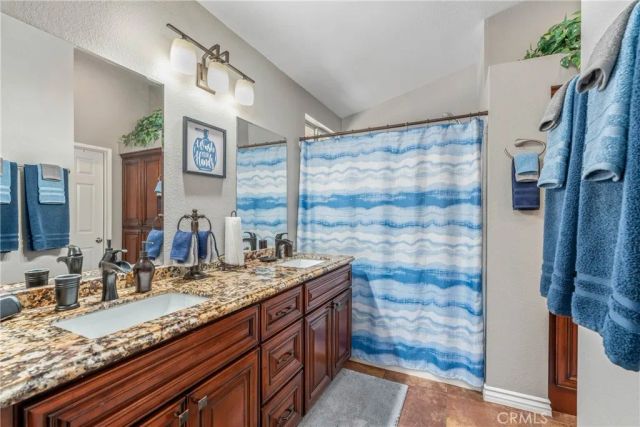 15493 Amber Pointe, Victorville, CA 92394