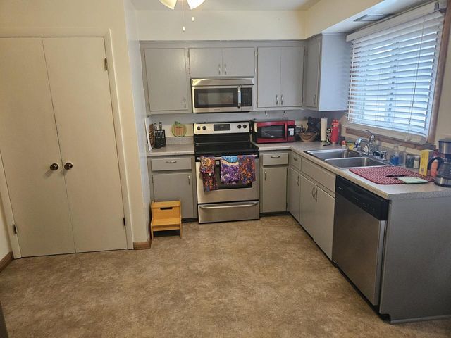 2416 N 69th STREET #2418, Wauwatosa, WI 53213