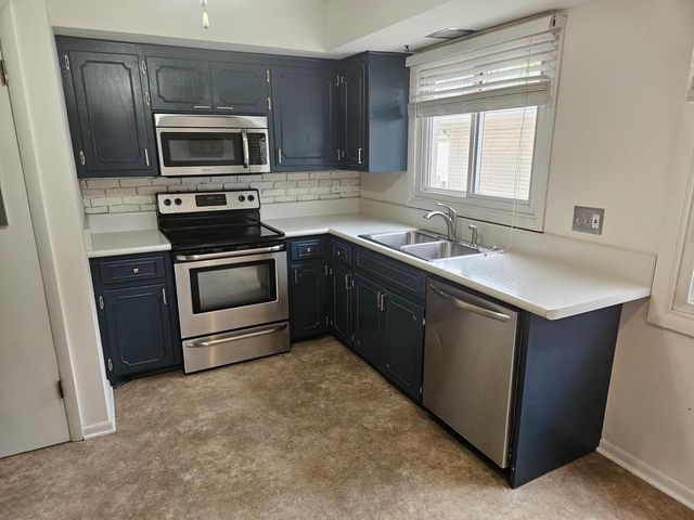 2416 N 69th STREET #2418, Wauwatosa, WI 53213