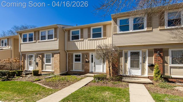 5254 Breeze Hill Place, Troy, MI 48098