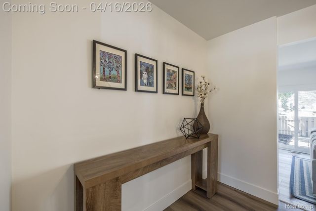 5254 Breeze Hill Place, Troy, MI 48098