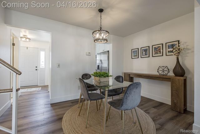 5254 Breeze Hill Place, Troy, MI 48098