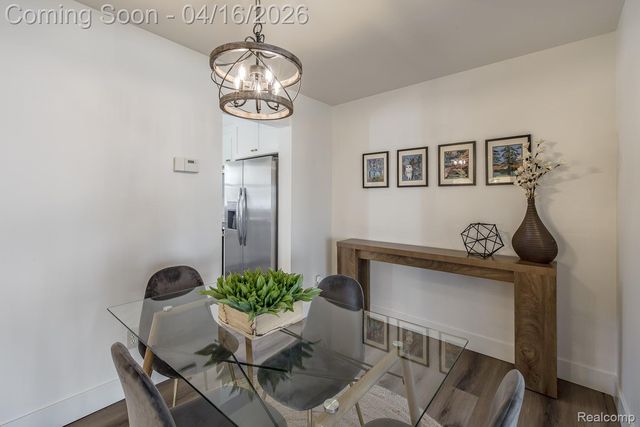 5254 Breeze Hill Place, Troy, MI 48098