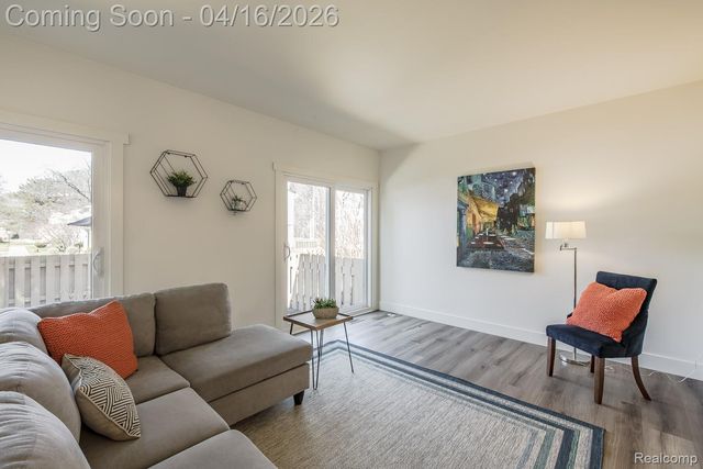 5254 Breeze Hill Place, Troy, MI 48098