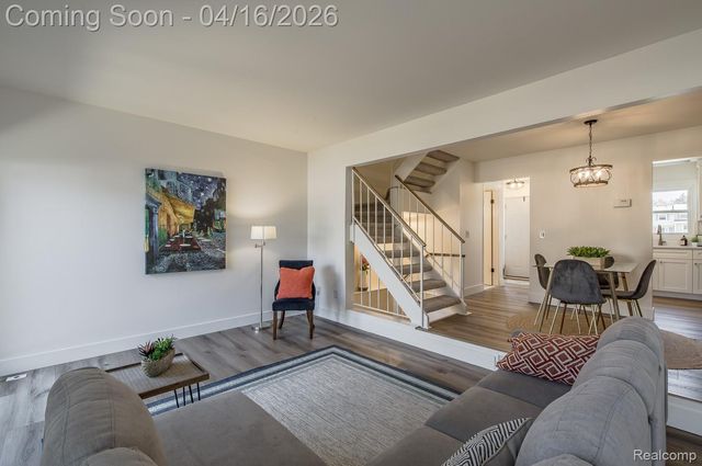 5254 Breeze Hill Place, Troy, MI 48098