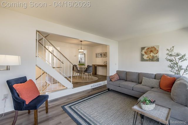 5254 Breeze Hill Place, Troy, MI 48098