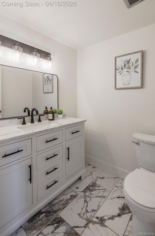 5254 Breeze Hill Place, Troy, MI 48098