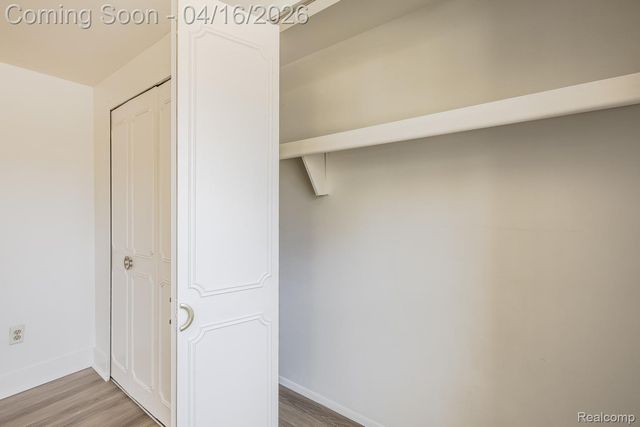 5254 Breeze Hill Place, Troy, MI 48098