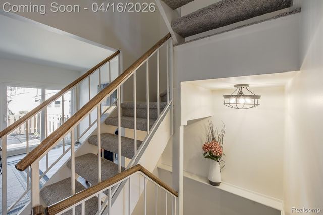 5254 Breeze Hill Place, Troy, MI 48098